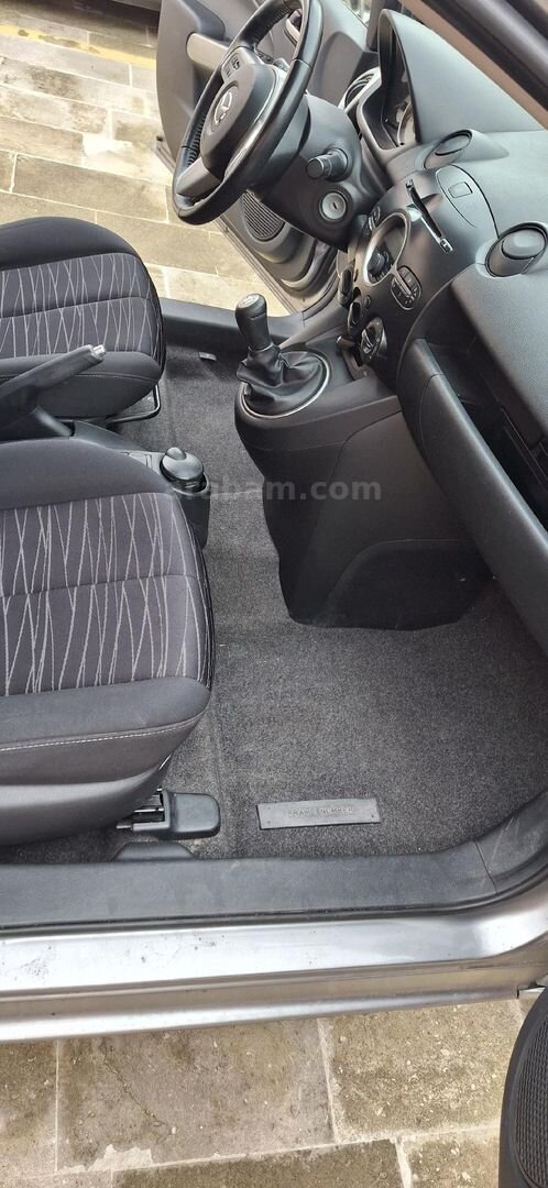Sahibinden Mazda 2 1.3 Go 2011 Model İstanbul 62.000 km Gri 6