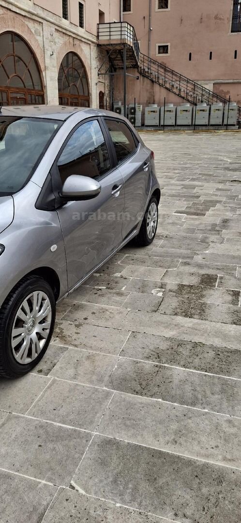 Sahibinden Mazda 2 1.3 Go 2011 Model İstanbul 62.000 km Gri 5