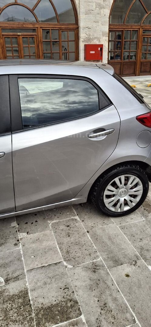 Sahibinden Mazda 2 1.3 Go 2011 Model İstanbul 62.000 km Gri 4