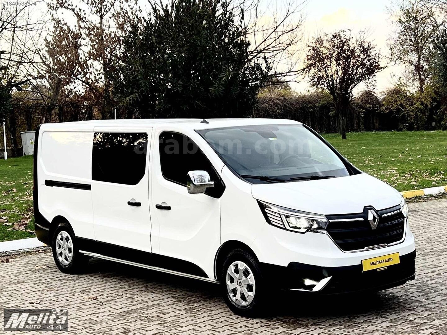 Galeriden Renault Trafic 2.0 DCI Grand Confort 2024 Model Bursa 35.000 km Beyaz 1