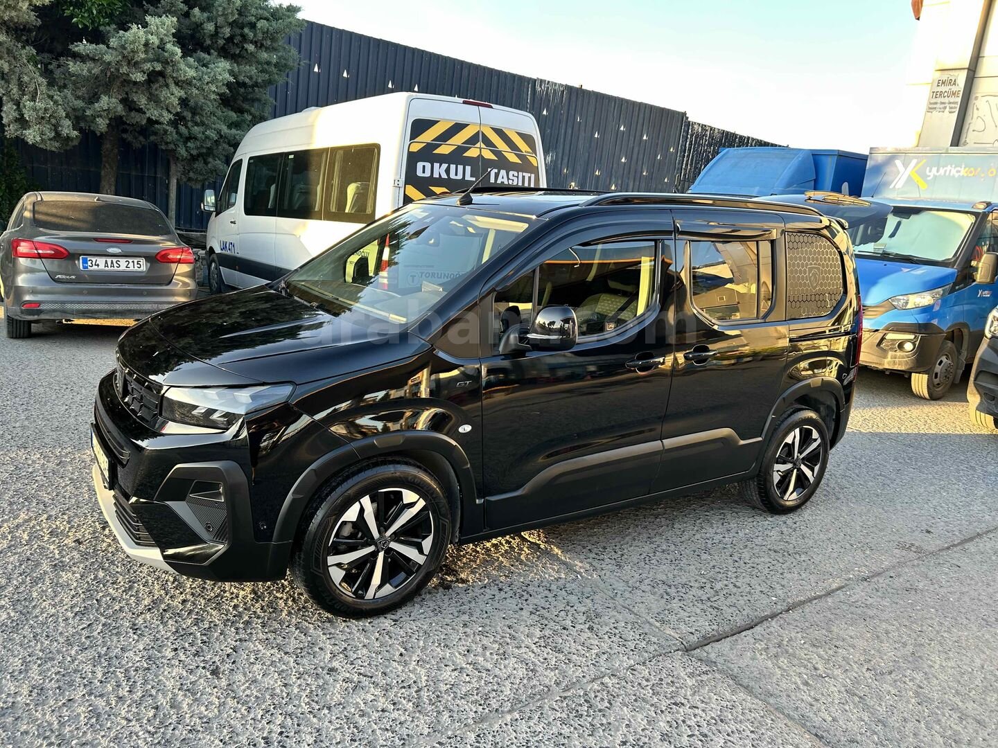 Sahibinden Peugeot Rifter 1.5 BlueHDI GT 2024 Model İstanbul 19.000 km Siyah 4