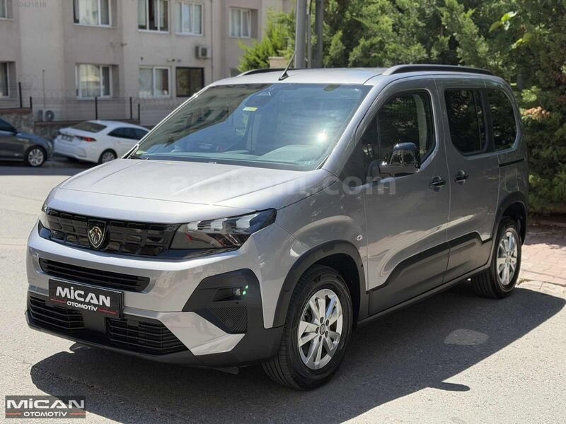 Galeriden Peugeot Rifter 1.5 BlueHDI Allure 2025 Model İstanbul 22.000 km Gri