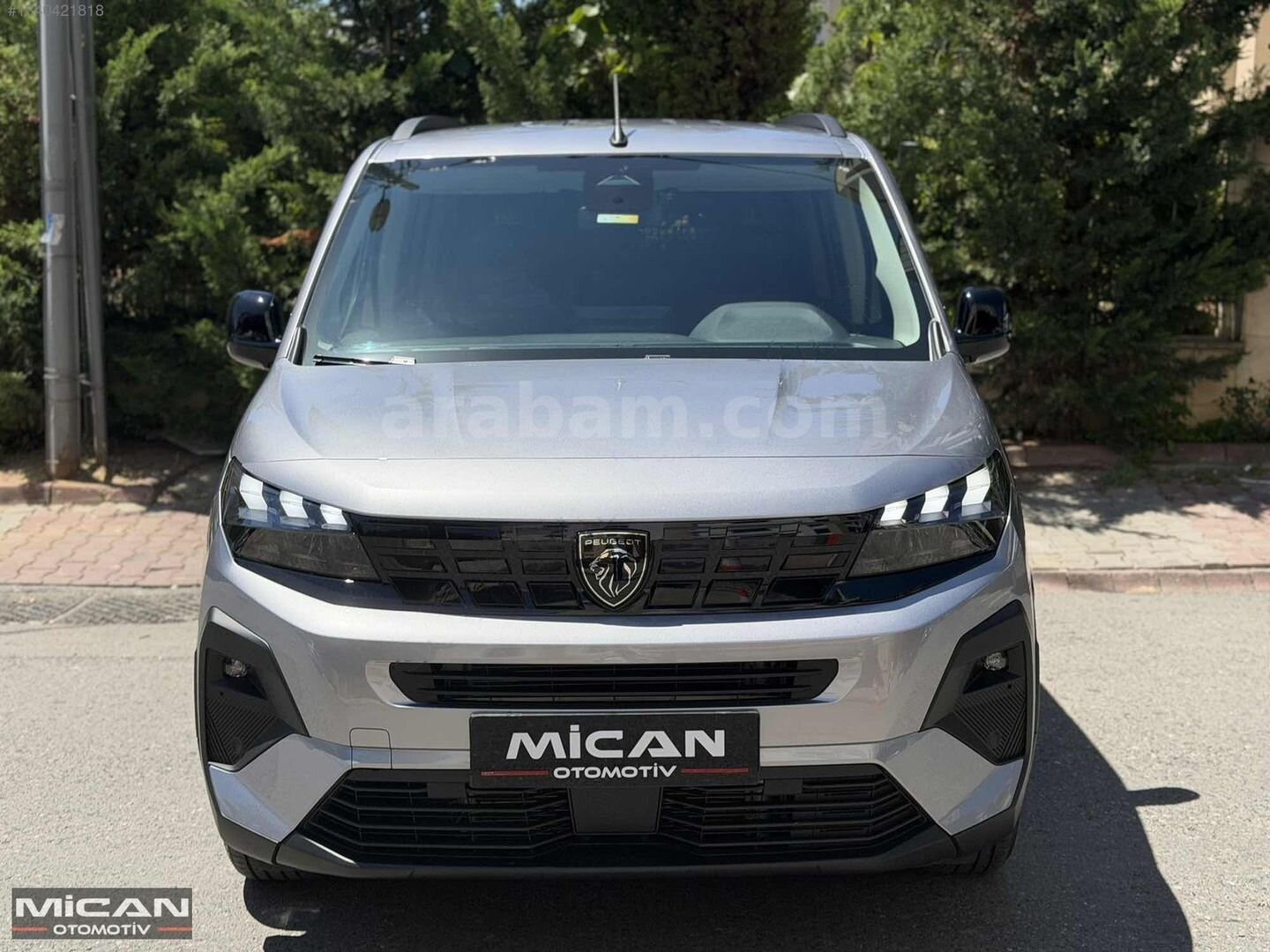 Galeriden Peugeot Rifter 1.5 BlueHDI Allure 2025 Model İstanbul 22.000 km Gri 3
