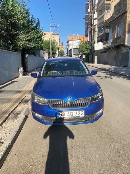 Sahibinden Skoda Fabia 1.2 TSI Style 2016 Model 160.000 km Mavi
