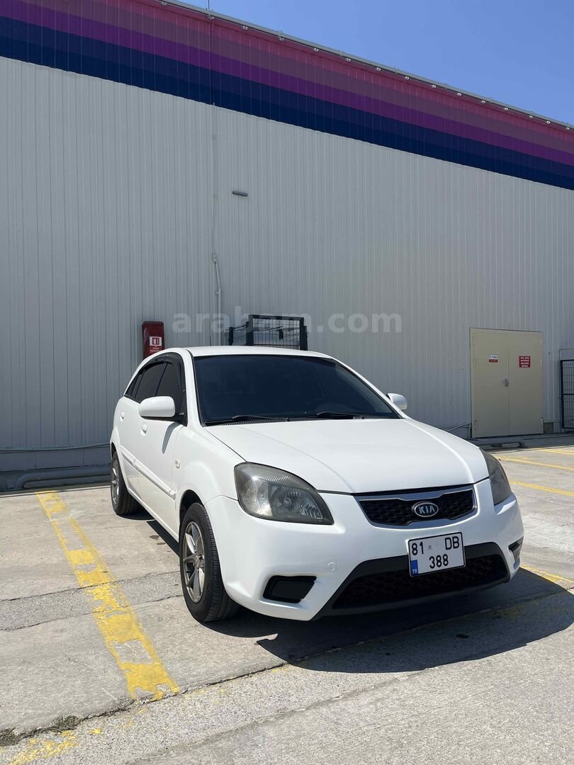 Sahibinden Kia Rio 1.5 CRDi Trend 2011 Model Düzce 278.000 km Beyaz 1