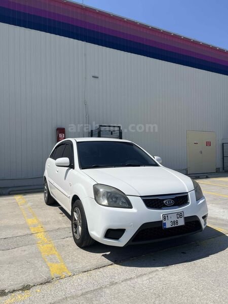 Sahibinden Kia Rio 1.5 CRDi Trend 2011 Model Düzce 278.000 km Beyaz