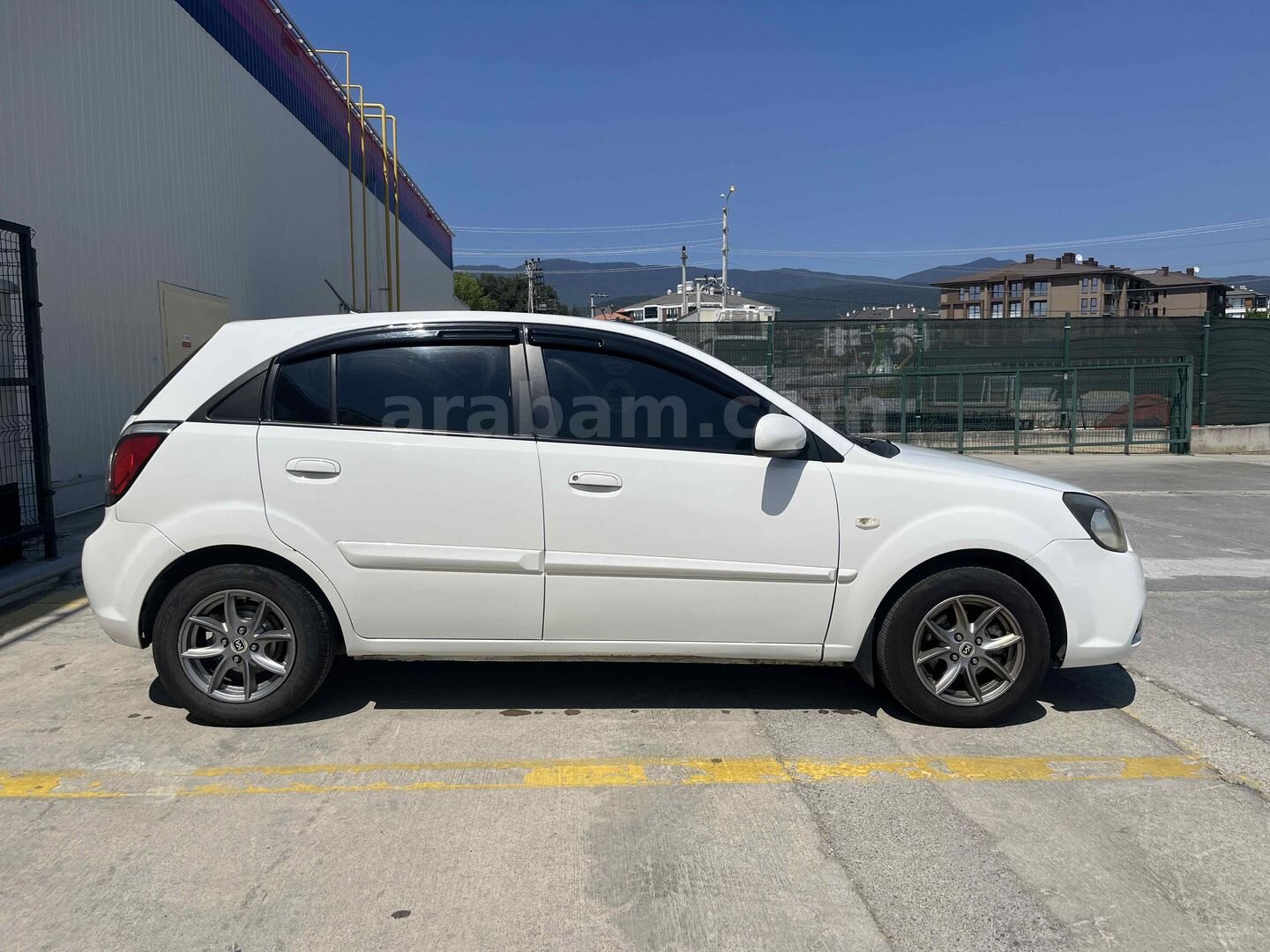 Sahibinden Kia Rio 1.5 CRDi Trend 2011 Model Düzce 278.000 km Beyaz 2
