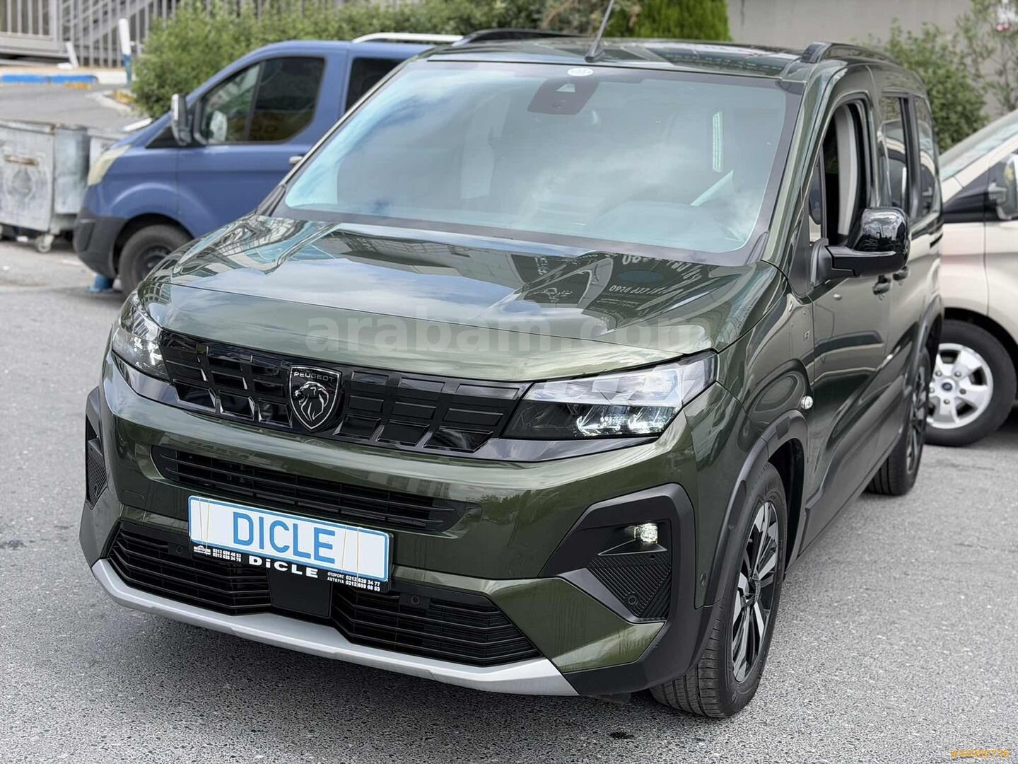 Galeriden Peugeot Rifter 1.5 BlueHDI GT 2025 Model İstanbul 41.150 km Yeşil 7
