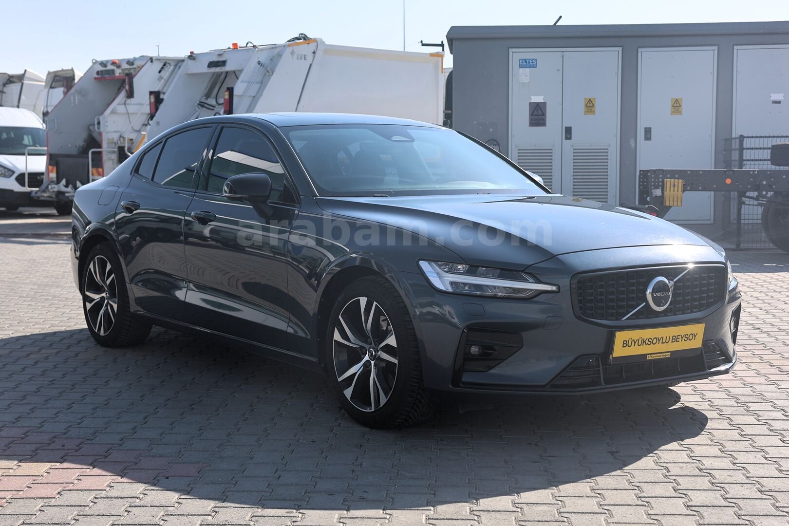 Galeriden Volvo S60 2.0 B5 Plus Dark 2023 Model Konya 186.171 km Mavi 2