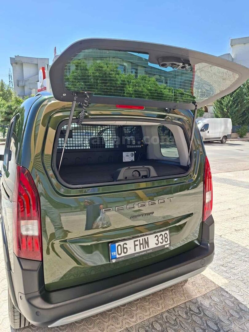 Sahibinden Peugeot Rifter 1.5 BlueHDI GT 2025 Model Ankara 13.000 km Yeşil (metalik) 7