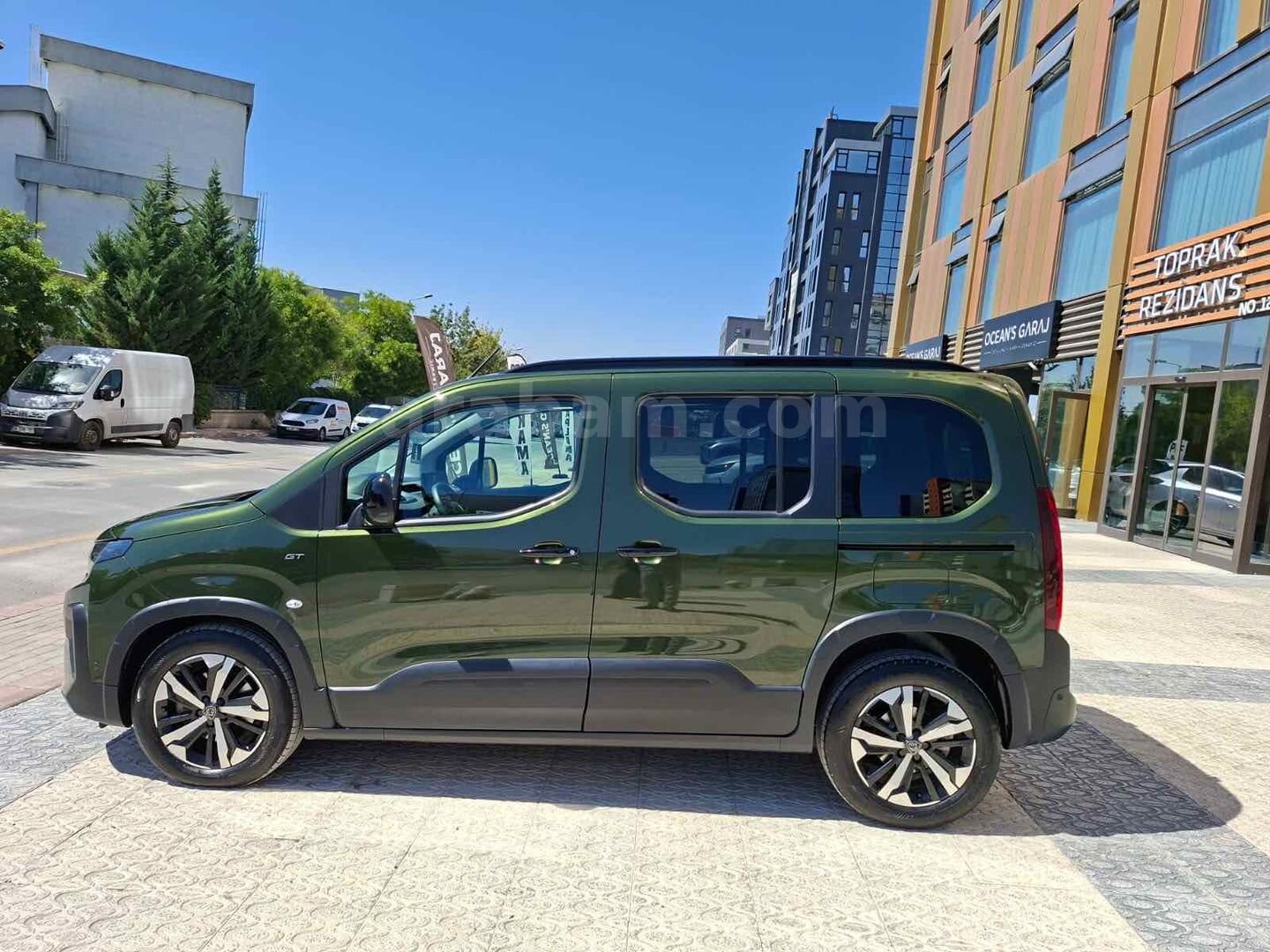 Sahibinden Peugeot Rifter 1.5 BlueHDI GT 2025 Model Ankara 13.000 km Yeşil (metalik) 4