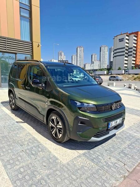 Sahibinden Peugeot Rifter 1.5 BlueHDI GT 2025 Model Ankara 13.000 km Yeşil (metalik)