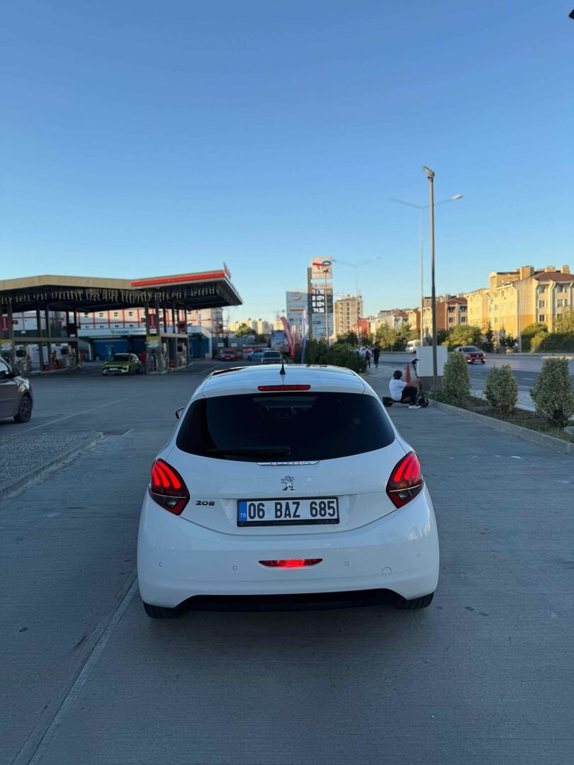 Sahibinden Peugeot 208 1.5 BlueHDi Signature 2019 Model 5