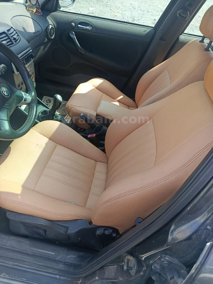 Sahibinden Alfa Romeo 147 1.6 TS Distinctive 2004 Model İstanbul 245.000 km Siyah 3