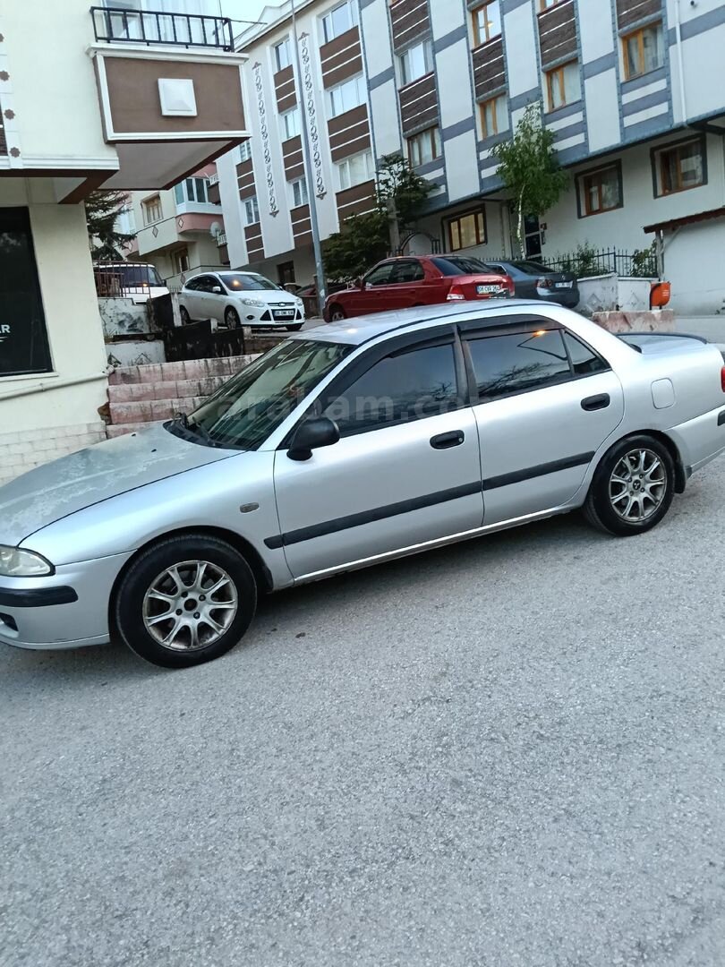 Sahibinden Mitsubishi Carisma 1.6 Comfort 2001 Model Ankara 325.000 km Gri (Gümüş) 4