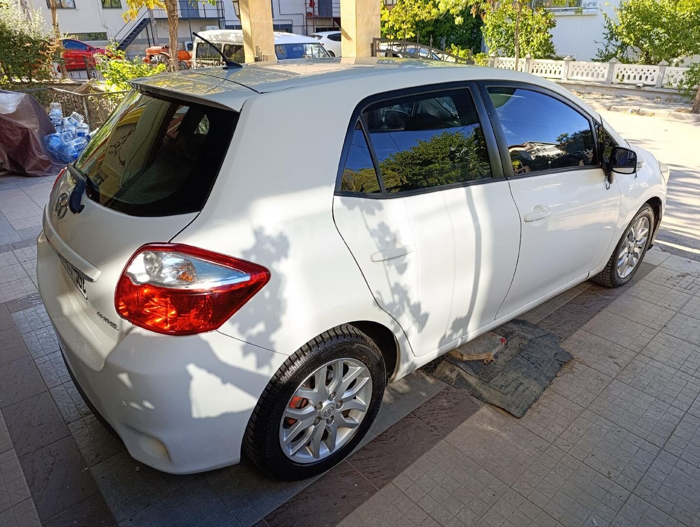 Galeriden Toyota Auris 1.4 D-4D Comfort Extra 2011 Model Isparta 170.000 km Beyaz 6