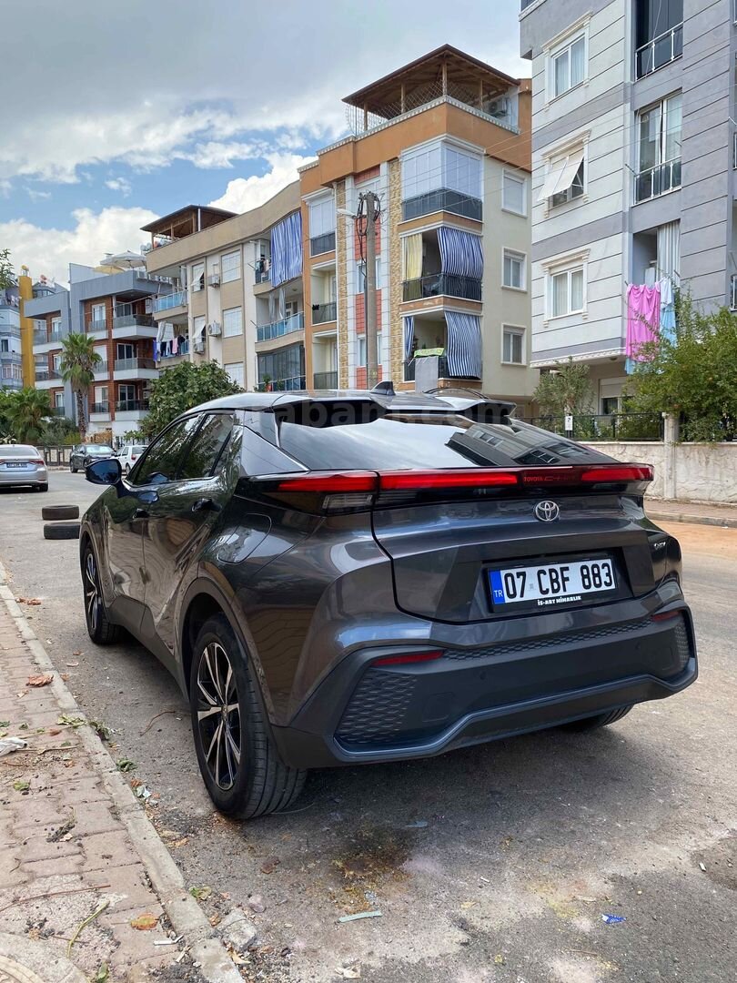 Bayandan ilk sahibinden Toyota CHR 1.8 Hybrid Passion 2025 Model 6
