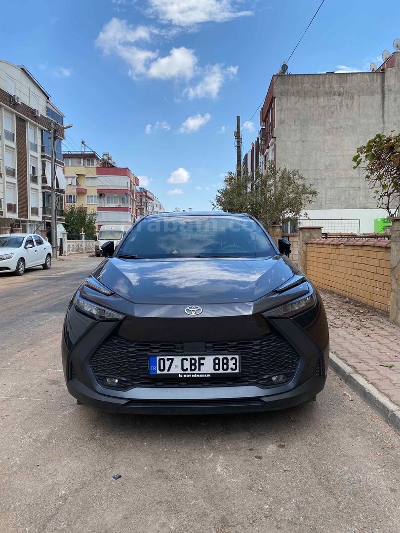 Bayandan ilk sahibinden Toyota CHR 1.8 Hybrid Passion 2025 Model 4