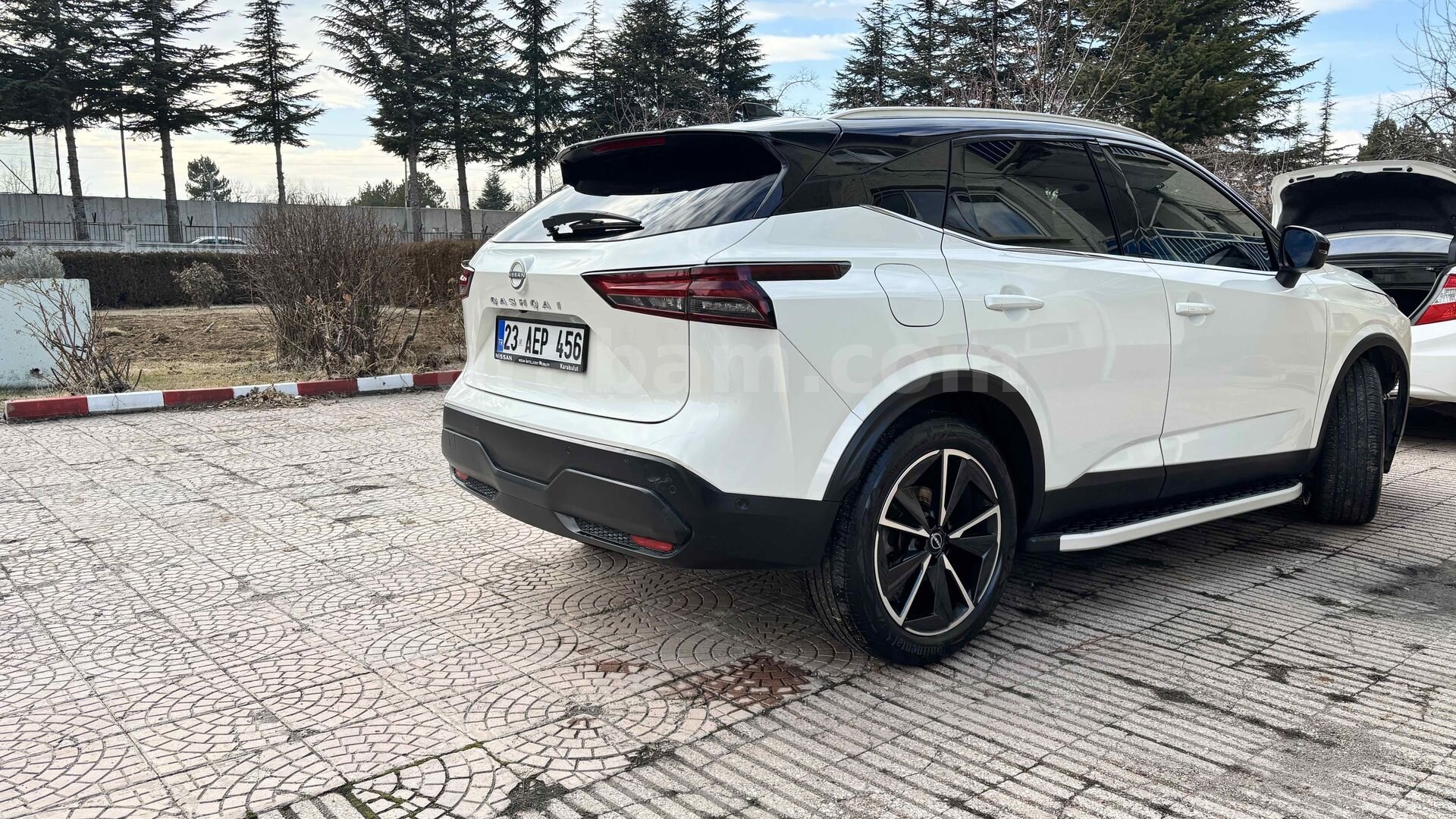 Sahibinden Nissan Qashqai 1.3 DIG-T Platinum Premium 2023 Model Antalya 40.000 km Beyaz 5