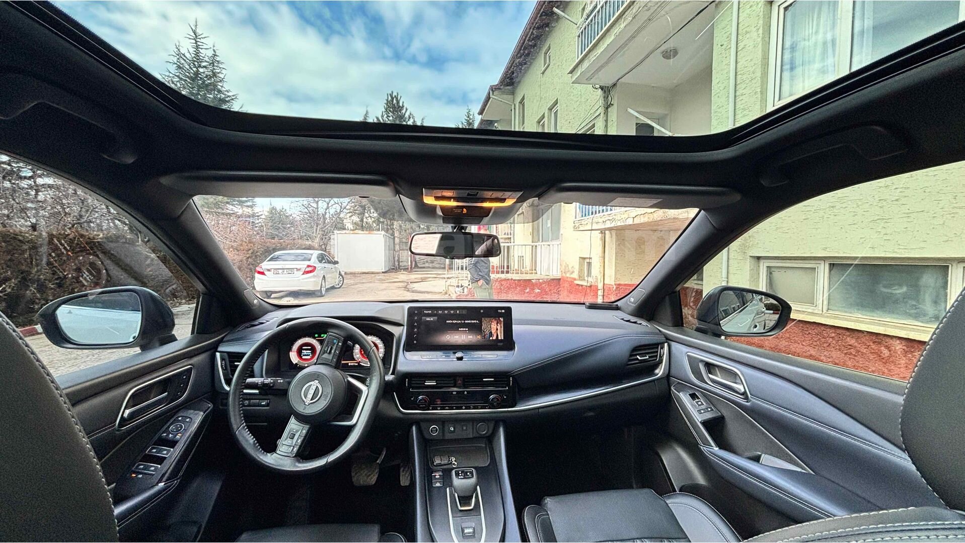 Sahibinden Nissan Qashqai 1.3 DIG-T Platinum Premium 2023 Model Antalya 40.000 km Beyaz 1