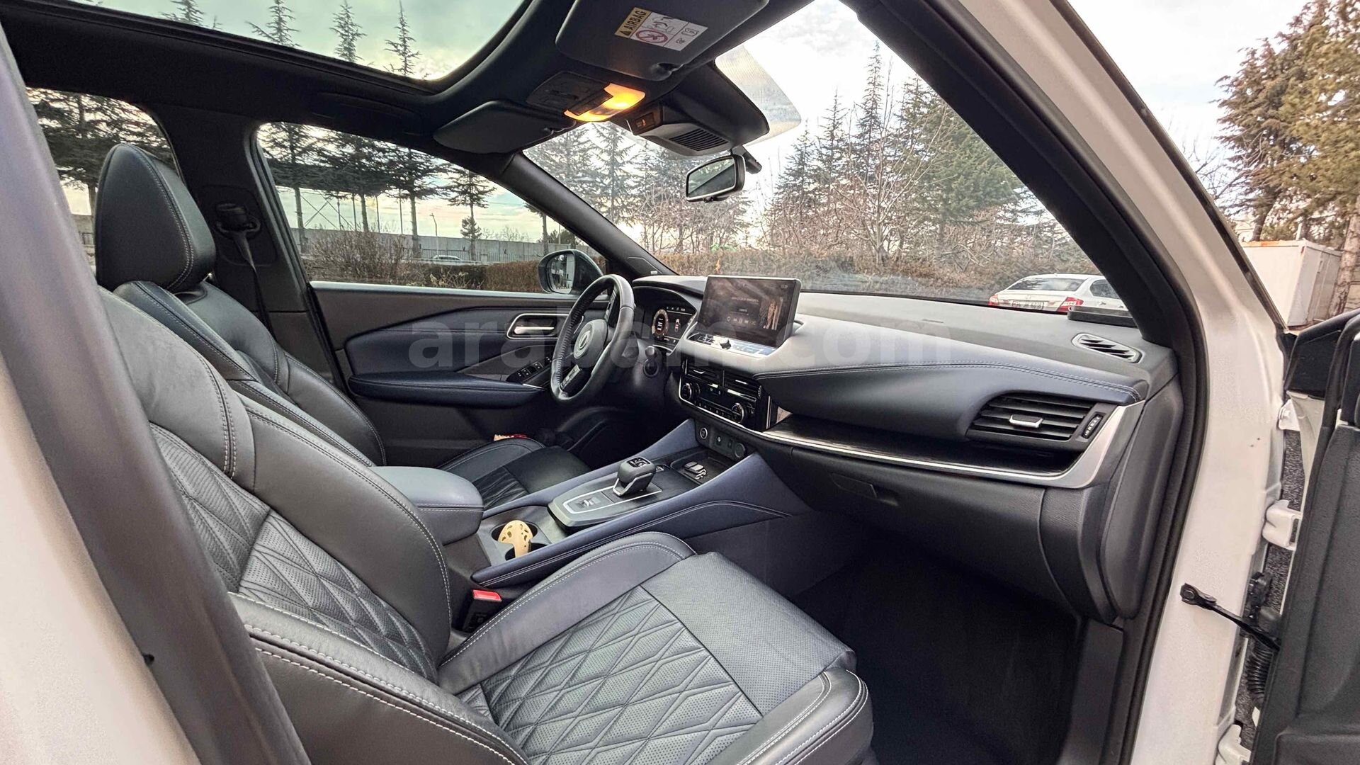 Sahibinden Nissan Qashqai 1.3 DIG-T Platinum Premium 2023 Model Antalya 40.000 km Beyaz 3