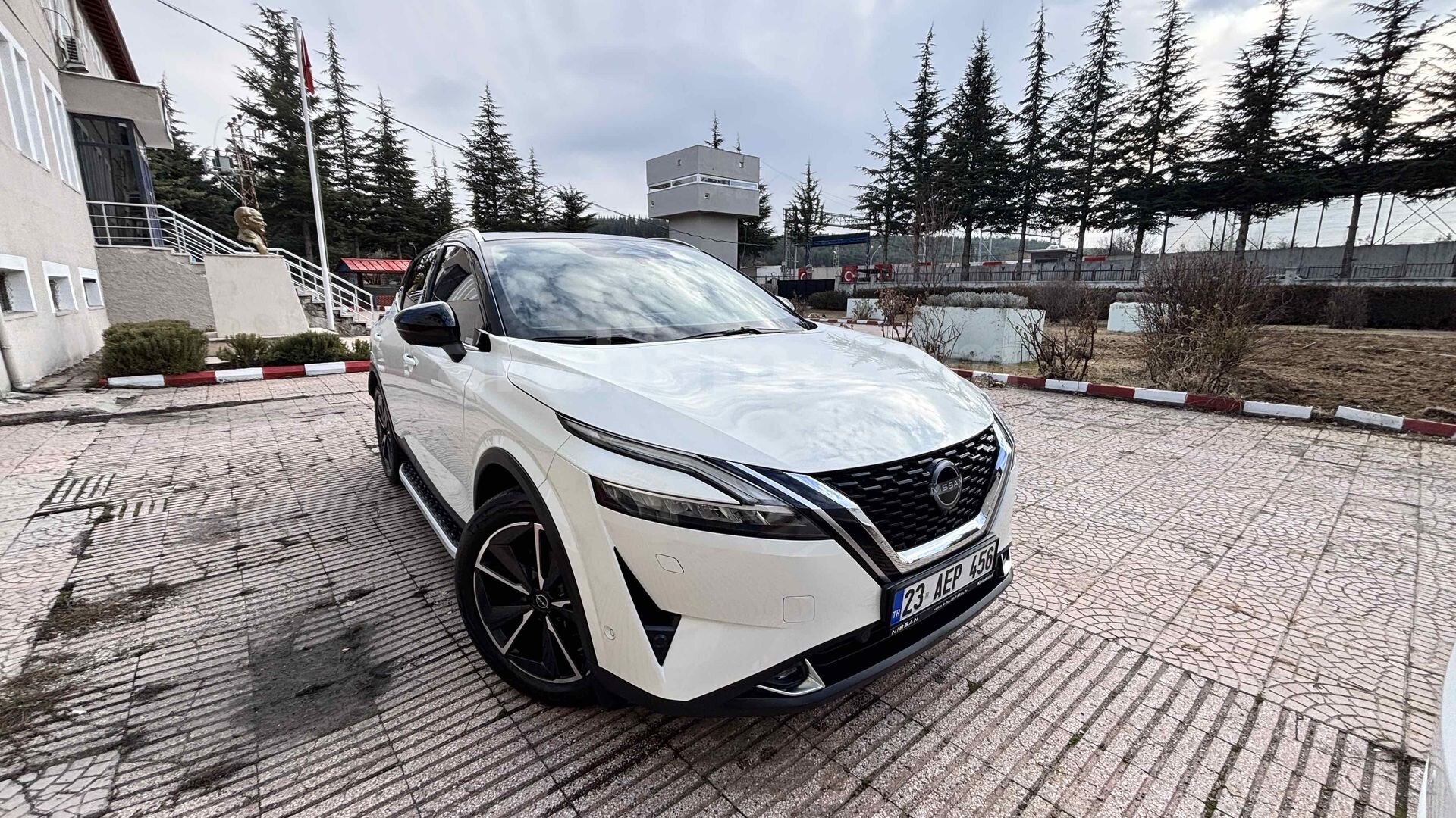 Sahibinden Nissan Qashqai 1.3 DIG-T Platinum Premium 2023 Model Antalya 40.000 km Beyaz 6
