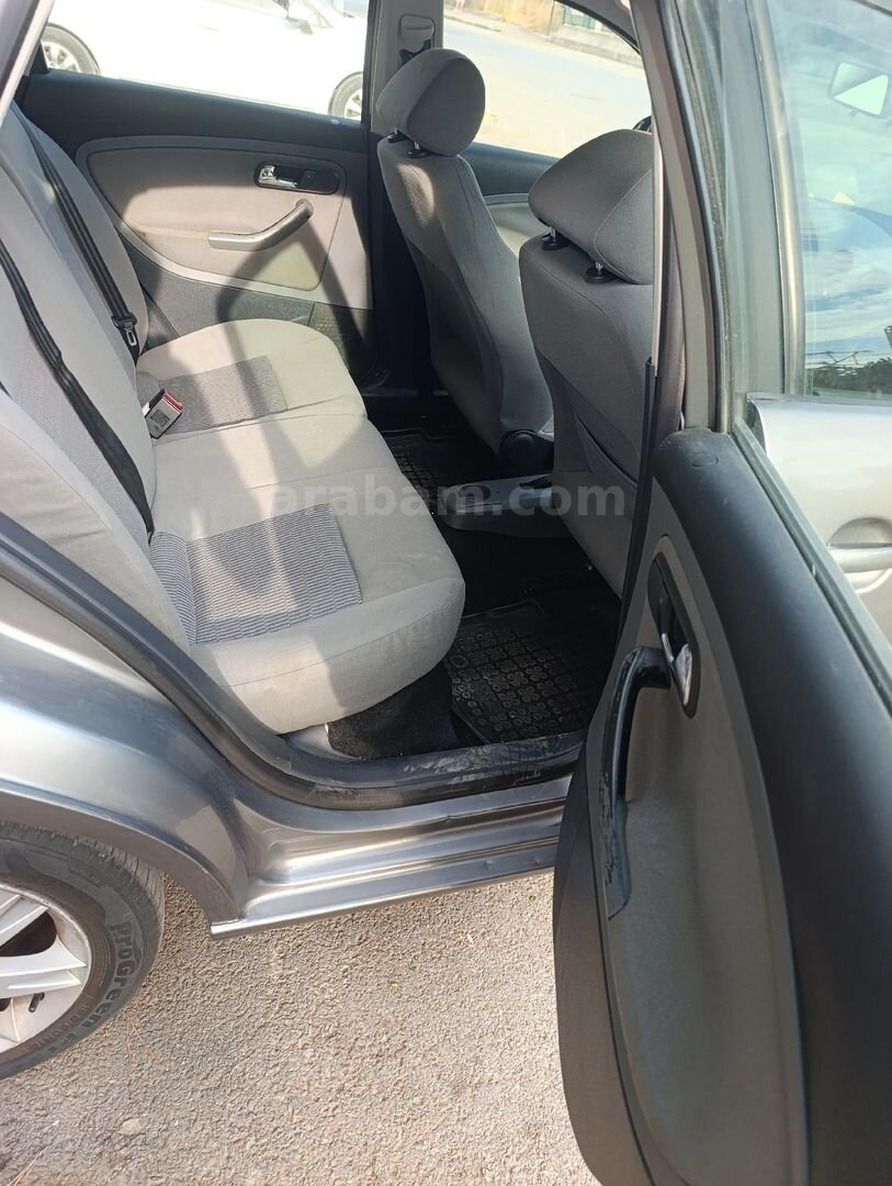 Sahibinden Seat Ibiza 1.4 TDI Signo 2004 Model İstanbul 310.000 km Gri (Gümüş) 5