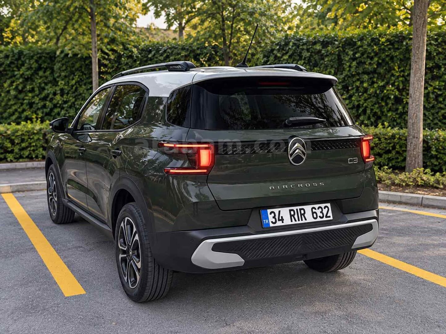 Galeriden Citroen C3 Aircross 1.2 Hybrid Max 2025 Model İstanbul 6.013 km Yeşil (metalik) 5