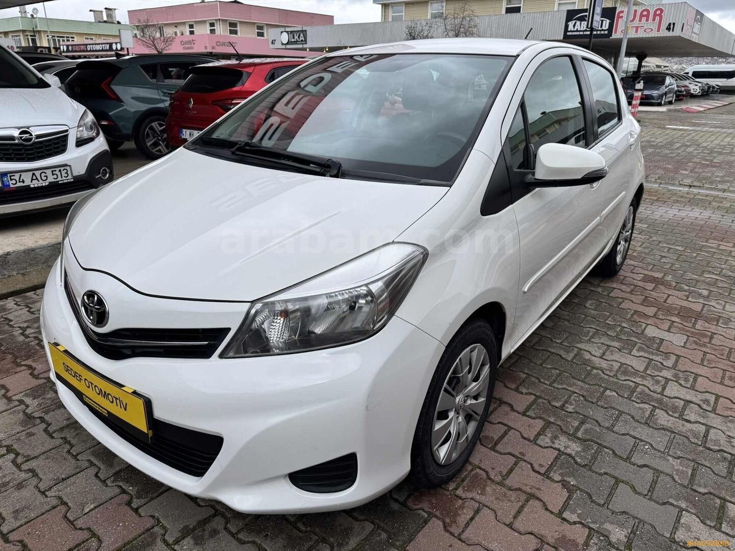 Galeriden Toyota Yaris 1.33 Fun 2012 Model Kocaeli 196.000 km Beyaz 4