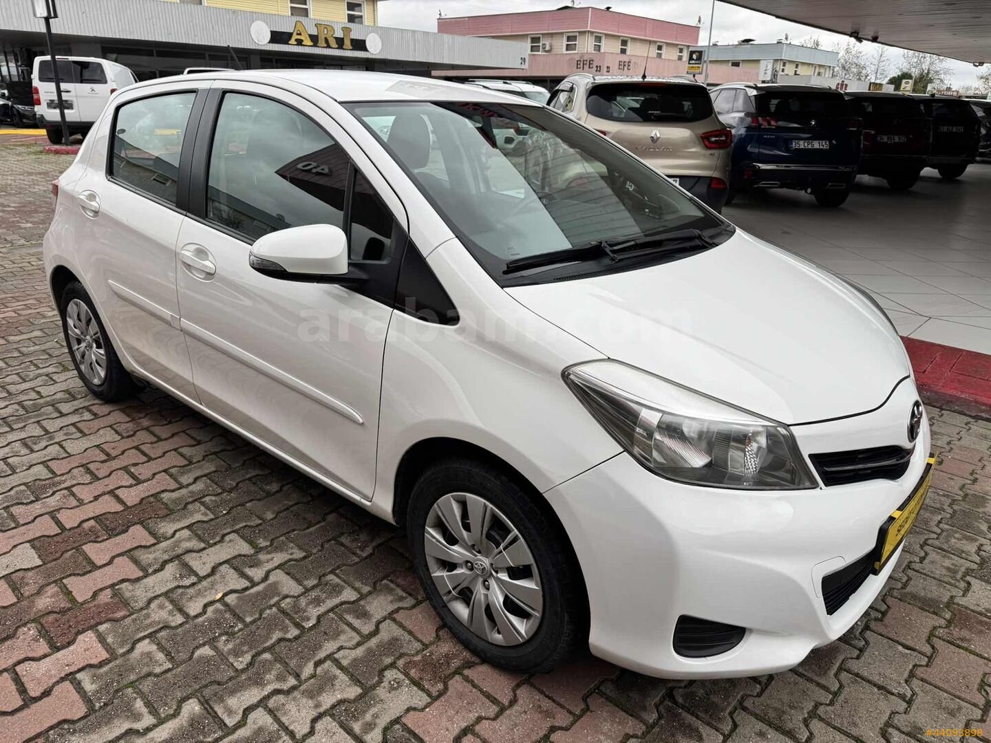 Galeriden Toyota Yaris 1.33 Fun 2012 Model Kocaeli 196.000 km Beyaz 5
