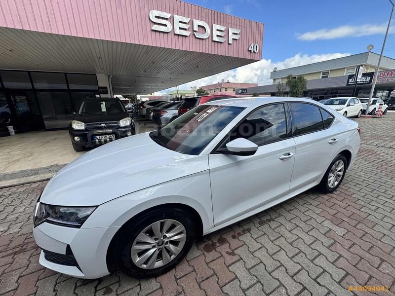 2024 YENİ KASA SKODA OCTAVİA 1.5 MHEV OTOMATİK ELİTE