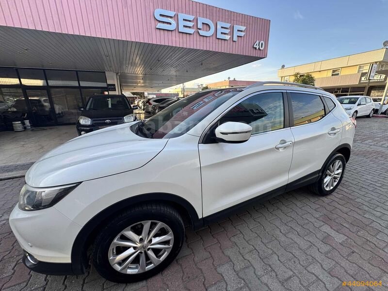 2017 BOYASIZ/TRAMERSİZ QASHQAI 1.6 DİZEL OTOMATİK SKYPACK