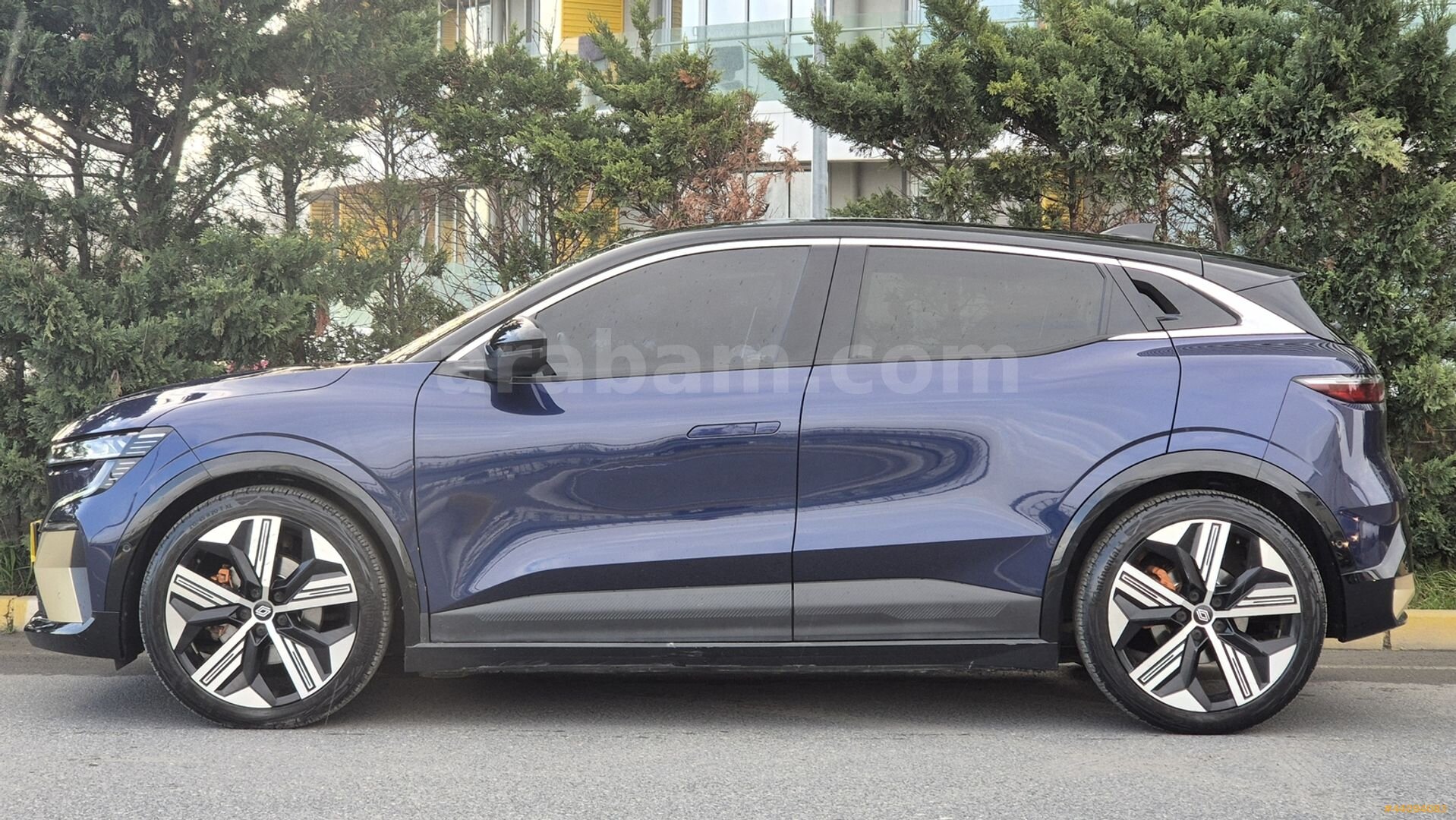 Galeriden Renault Megane E-Tech Iconic 2023 Model İstanbul 81.500 km Lacivert 6