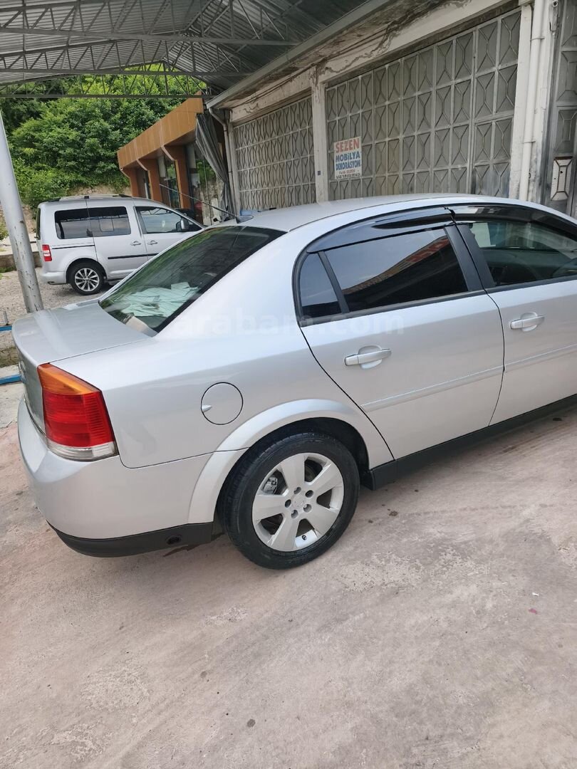 Galeriden Opel Vectra 1.6 Comfort 2005 Model Ordu 270.000 km Gri 3
