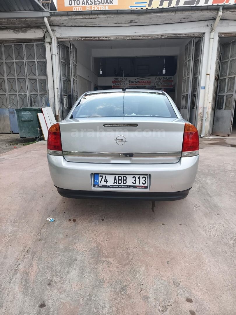 Galeriden Opel Vectra 1.6 Comfort 2005 Model Ordu 270.000 km Gri 1