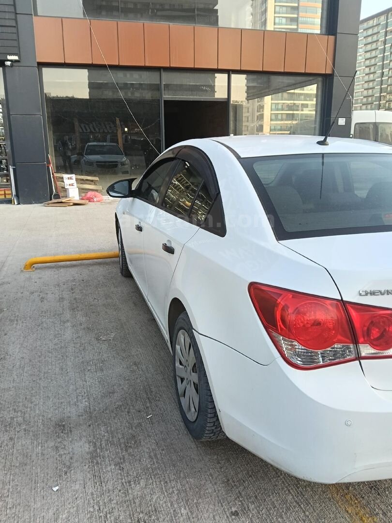Sahibinden Chevrolet Cruze 1.6 2011 Model Ankara 197.000 km Beyaz 7