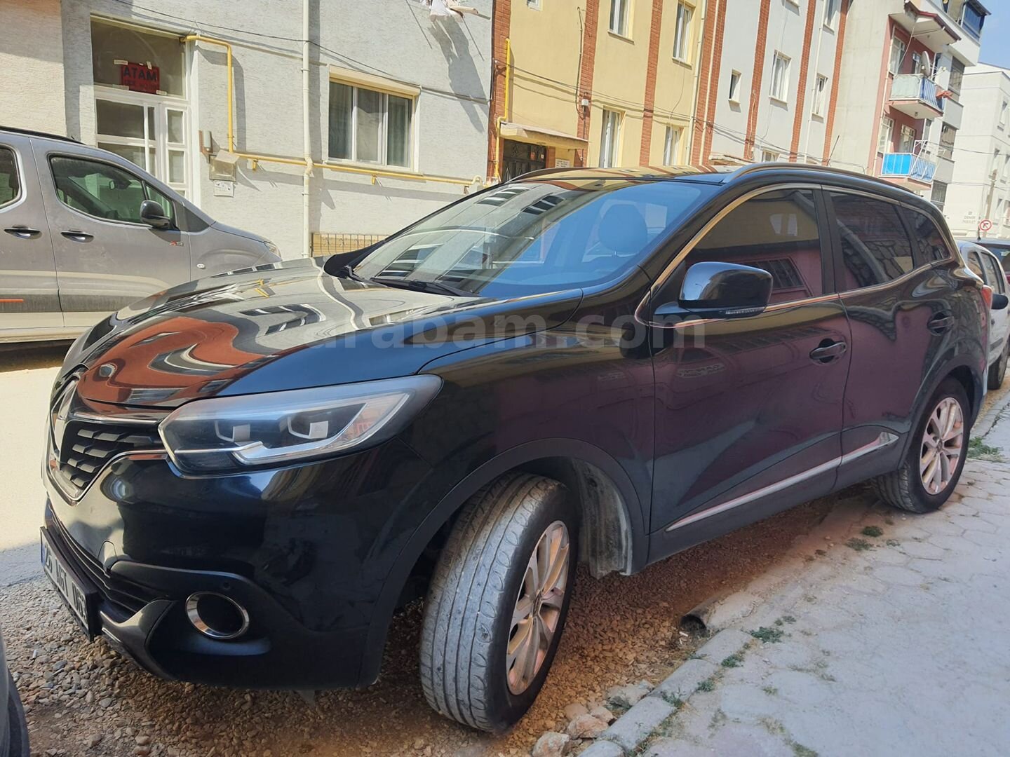 2016 ÇIKIŞLI RENAULT KADJAR 1.5 DİZEL İCON KAZASIZ BOYASIZ TRAMERSİZ AİLE ARABASI 2