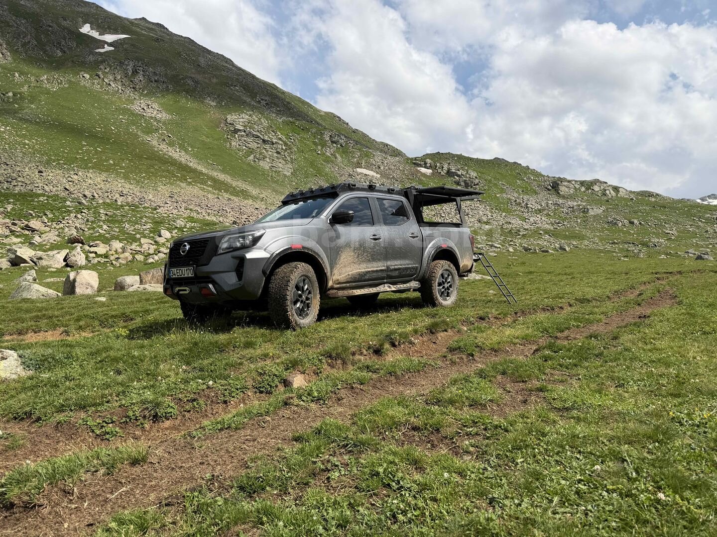 Sahibinden Nissan Navara 2.3 dCi 4x4 2020 Model 61.600 km Gri (metalik) 3