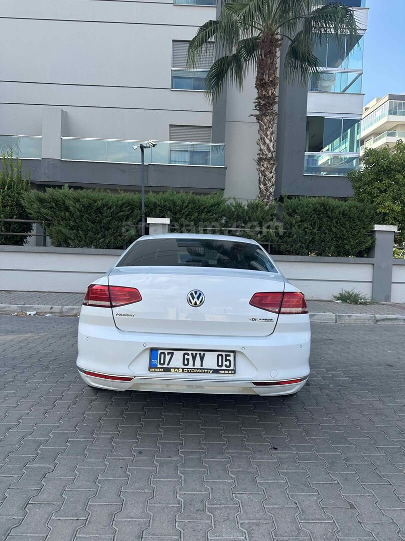 Galeriden Volkswagen Passat 1.6 TDi BlueMotion Comfortline 2016 Model İzmir 118.000 km Beyaz 7