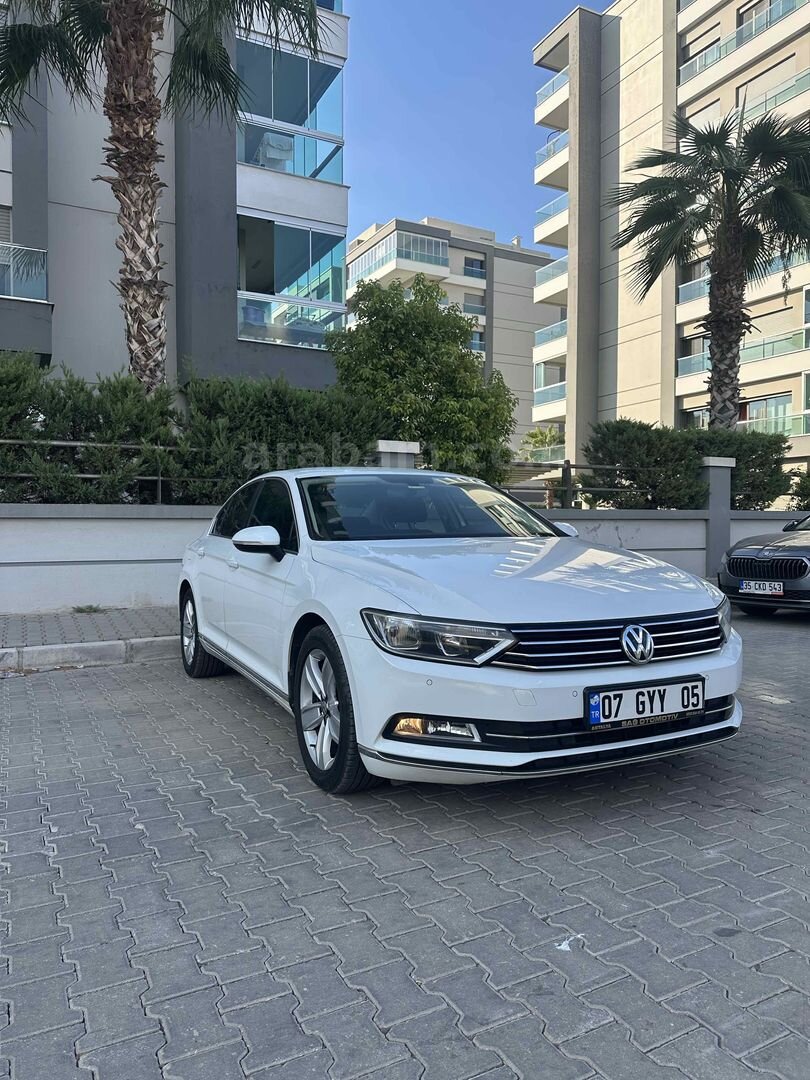 Galeriden Volkswagen Passat 1.6 TDi BlueMotion Comfortline 2016 Model İzmir 118.000 km Beyaz 6