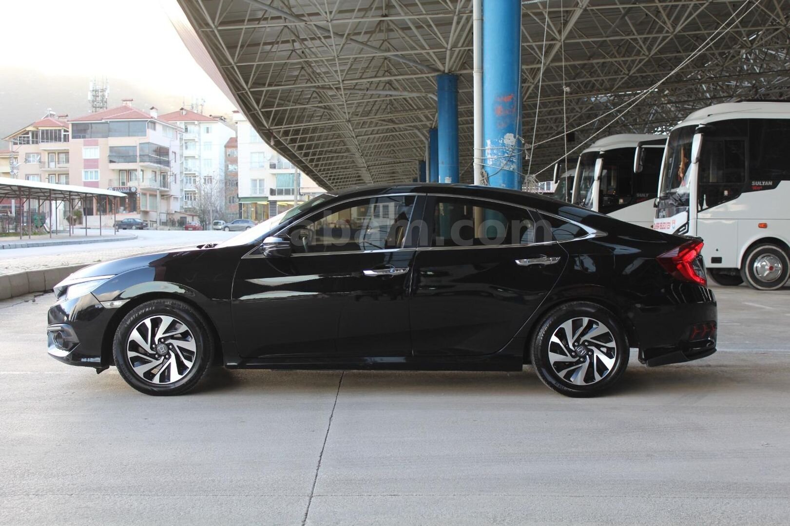 Sahibinden Honda Civic 1.6i VTEC Executive 2018 Model 172.000 km Siyah 4
