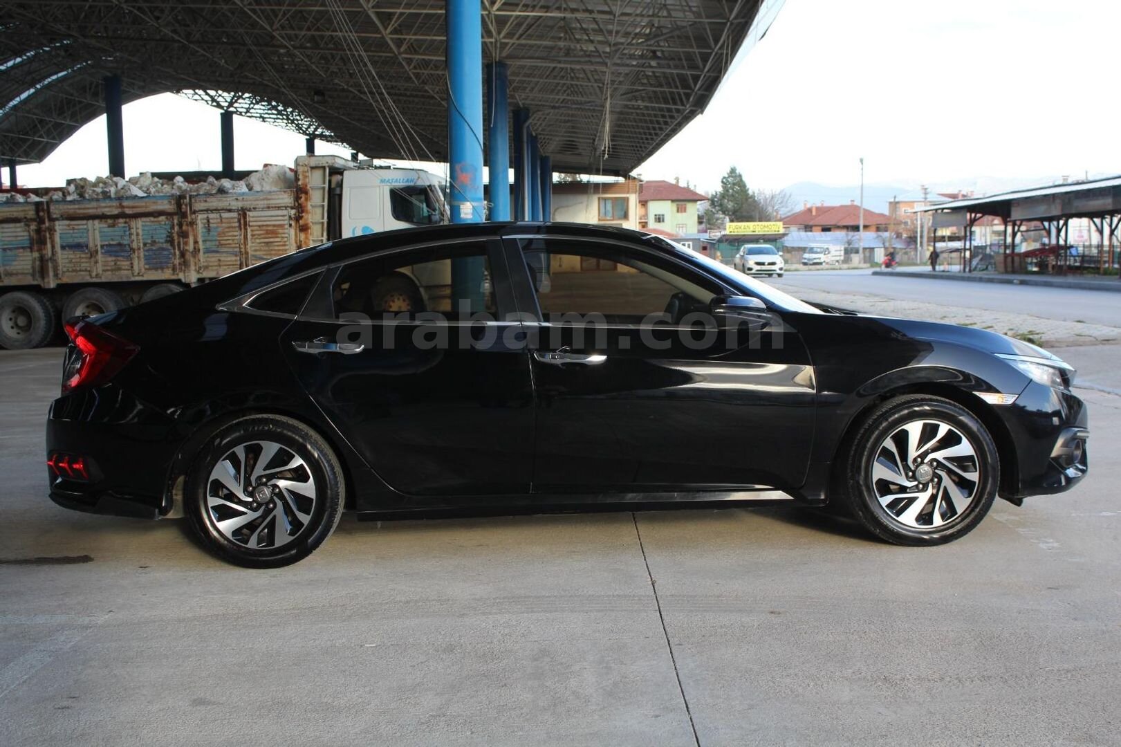Sahibinden Honda Civic 1.6i VTEC Executive 2018 Model 172.000 km Siyah 6