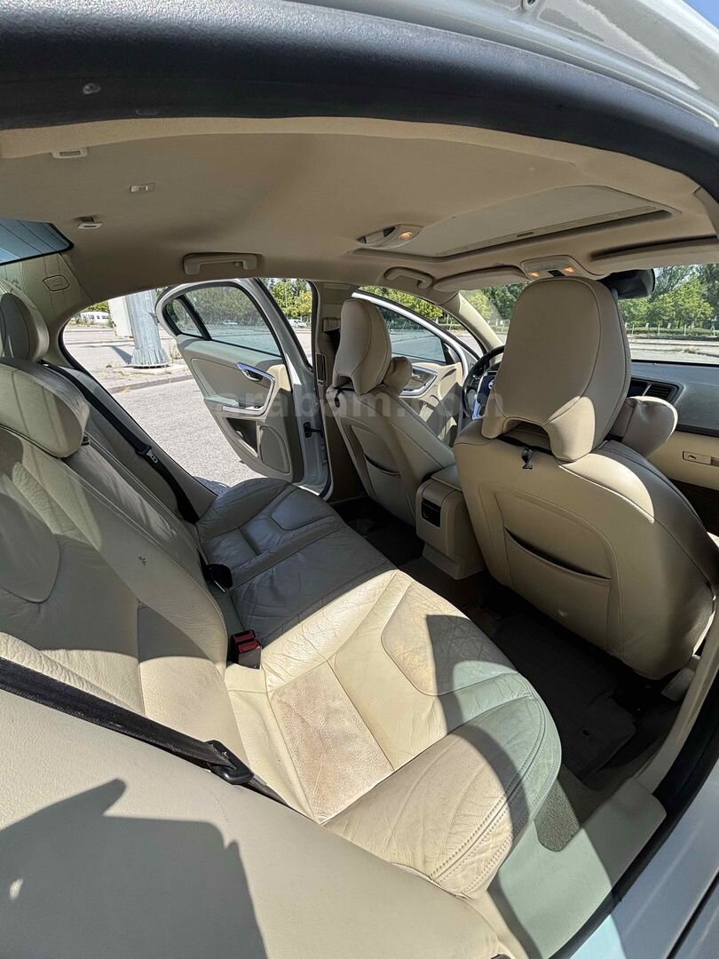 Sahibinden Volvo S60 1.6 D Advance 2012 Model Eskişehir 245.200 km Beyaz 3