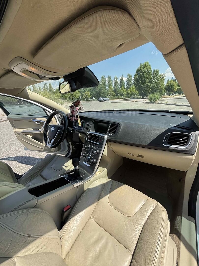 Sahibinden Volvo S60 1.6 D Advance 2012 Model Eskişehir 245.200 km Beyaz 4