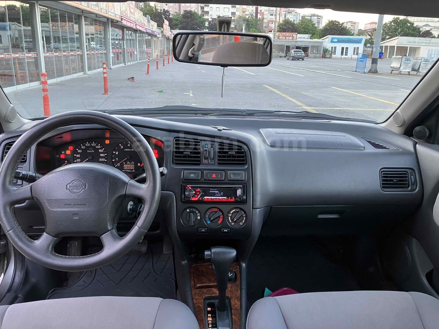 Sahibinden Nissan Primera 2.0 SE 1997 Model İstanbul 189.200 km Füme 7