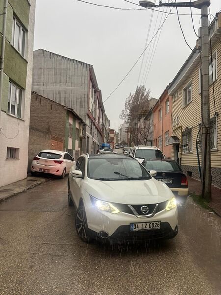 Sahibinden Nissan Qashqai 1.6 dCi Platinum Premium Pack 2015 Model