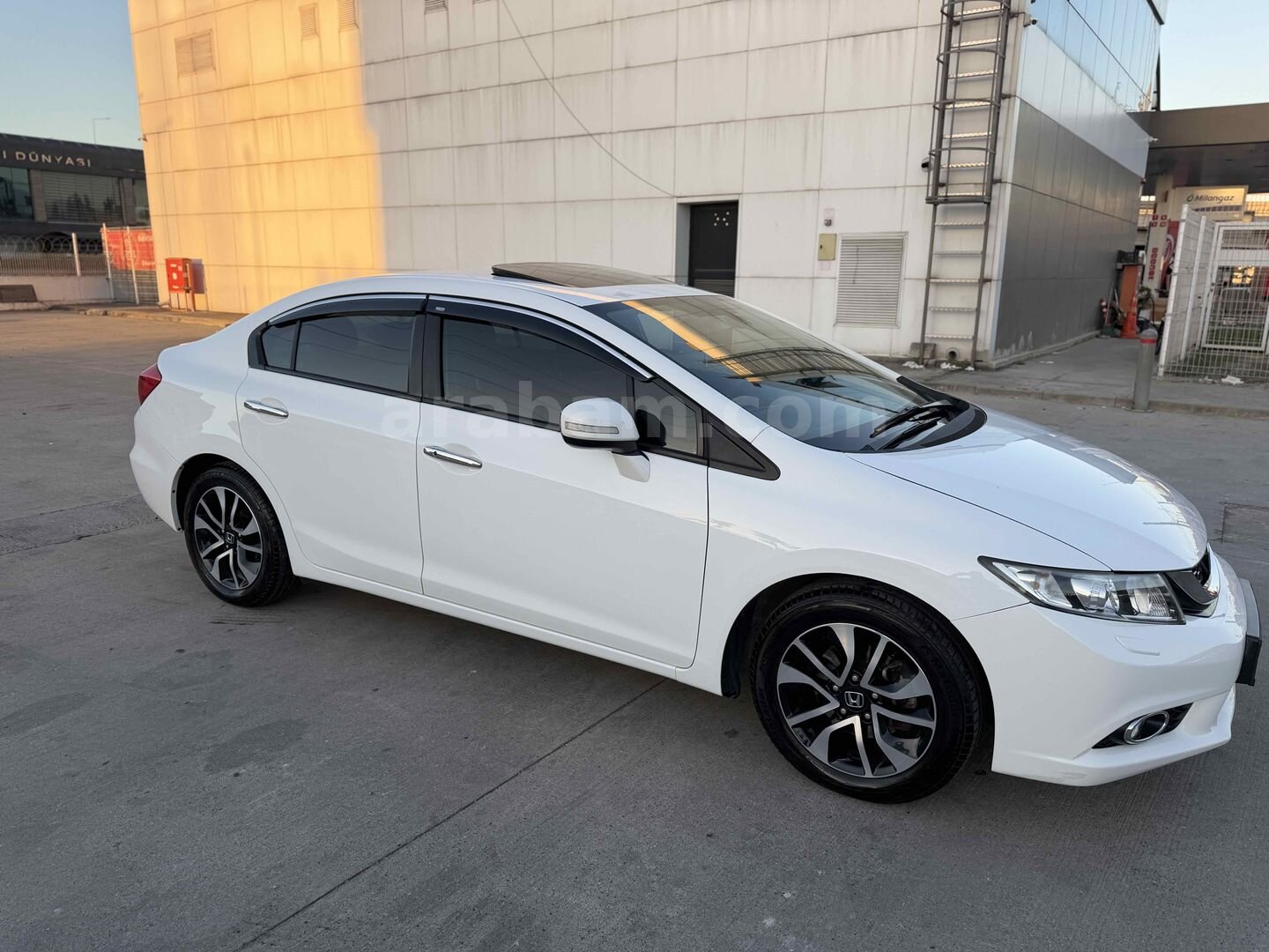 Sahibinden Honda Civic 1.6i VTEC Eco Executive 2016 Model Sakarya 78.000 km Beyaz 2