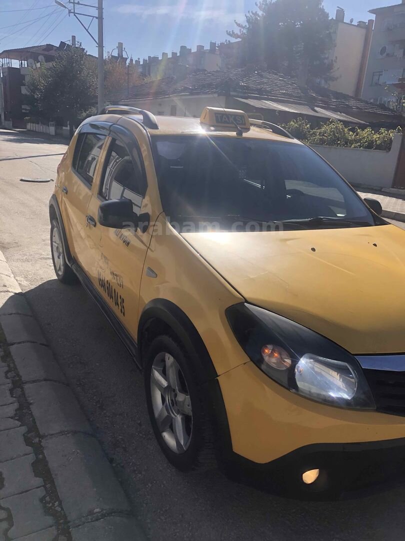 Sahibinden Dacia Sandero 1.5 dCi Stepway 2012 Model Tokat 485.000 km Sarı 3