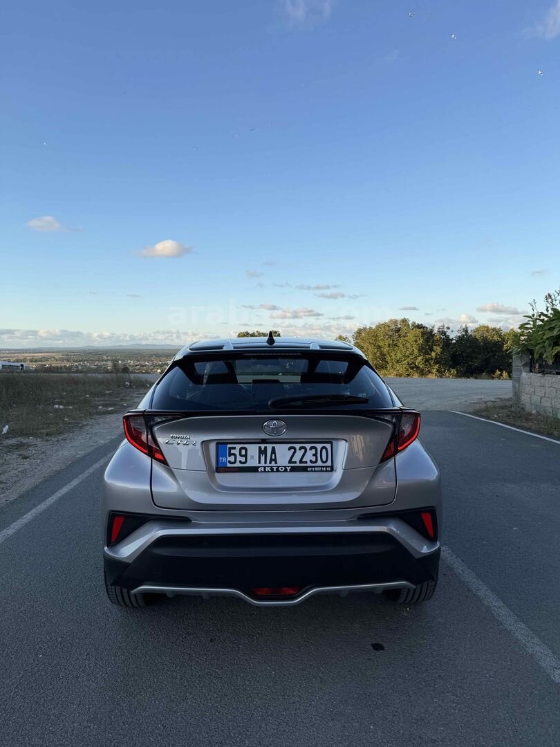 Sahibinden Toyota C-HR 1.2 Turbo Passion 2020 Model 33.300 km Gri (Gümüş) 3