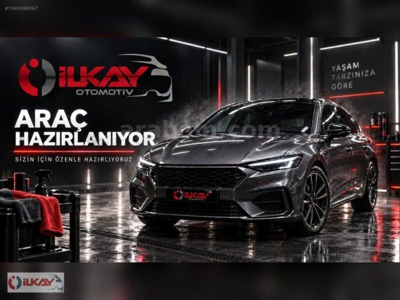 İLKAY'DAN 2015 SKODA RAPİD 1.4 TDİ 90 BG CAM TAVANLI 157,000 KM'